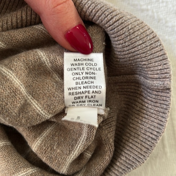 Banana Republic Men’s Crewneck Sweater - Picture 5 of 5